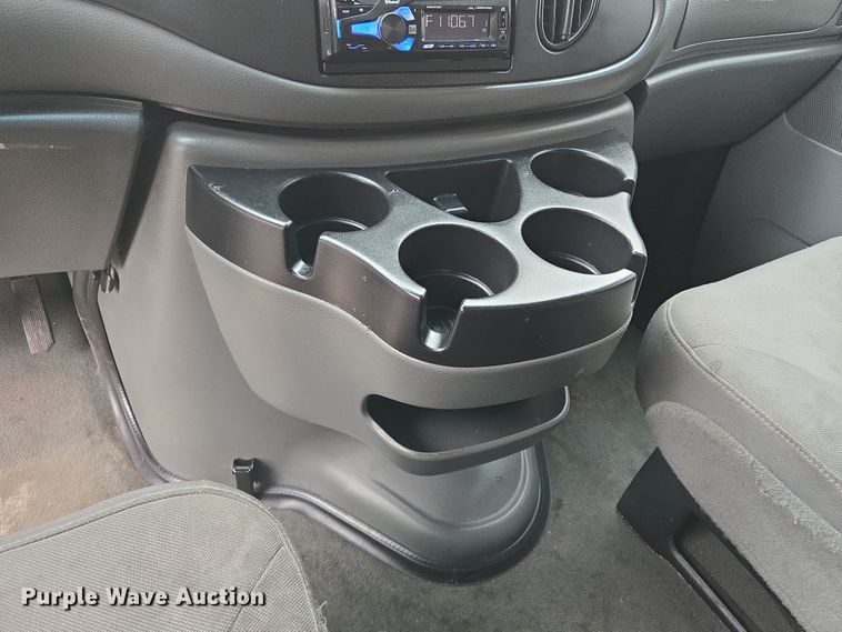 image for item EL5717 2007 Ford E350 Super Duty van