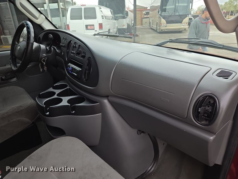 image for item EL5717 2007 Ford E350 Super Duty van