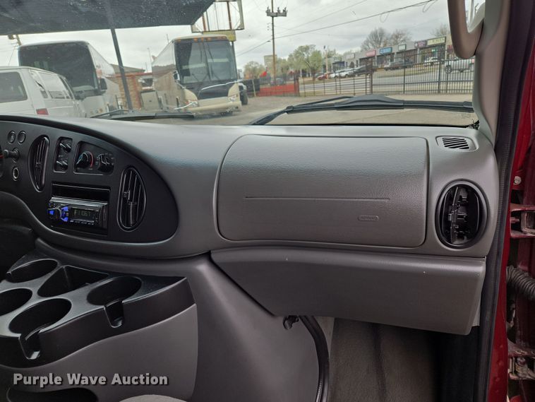 image for item EL5717 2007 Ford E350 Super Duty van