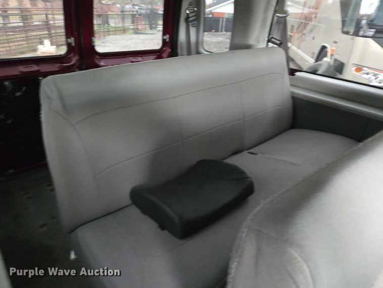 image for item EL5717 2007 Ford E350 Super Duty van