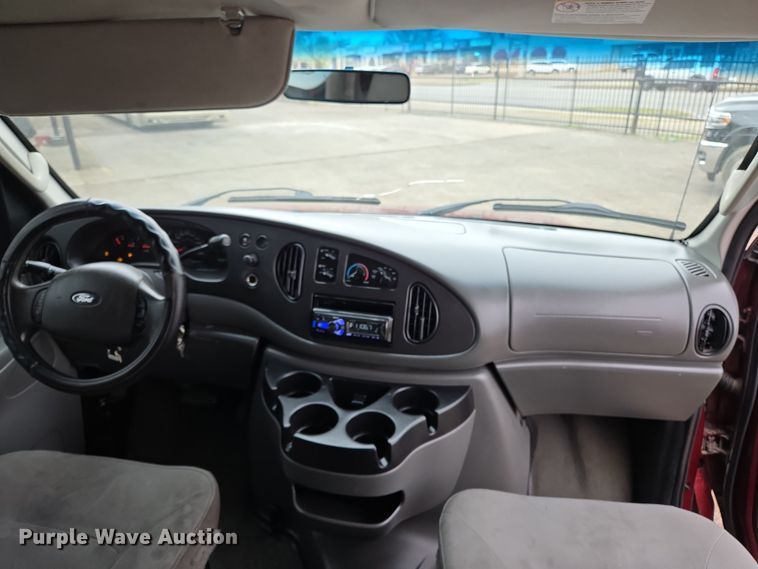 image for item EL5717 2007 Ford E350 Super Duty van