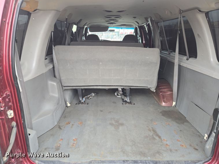 image for item EL5717 2007 Ford E350 Super Duty van