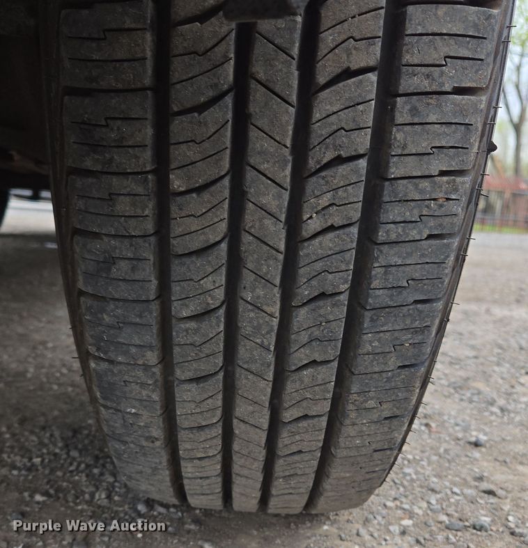 image for item EL5717 2007 Ford E350 Super Duty van