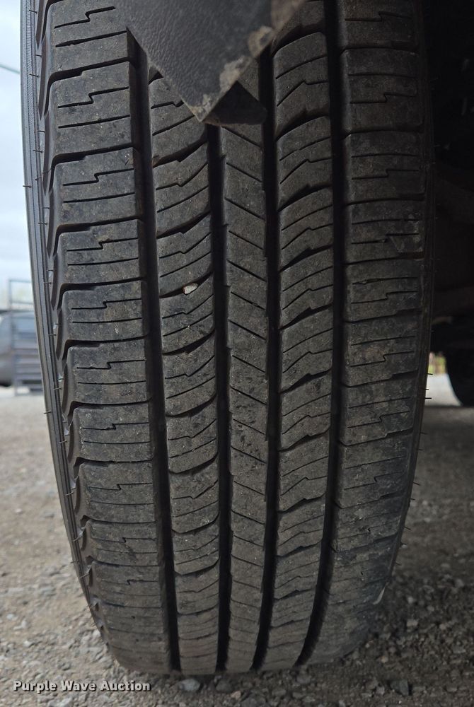 image for item EL5717 2007 Ford E350 Super Duty van