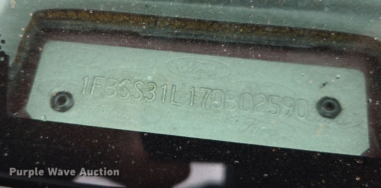 image for item EL5717 2007 Ford E350 Super Duty van