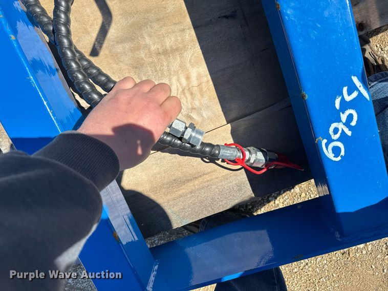 image for item EM3667 GIYI skid steer auger