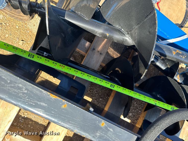 image for item EM3667 GIYI skid steer auger