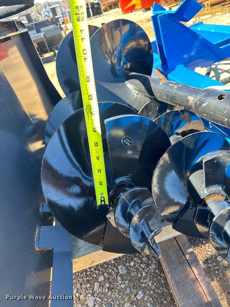 image for item EM3667 GIYI skid steer auger