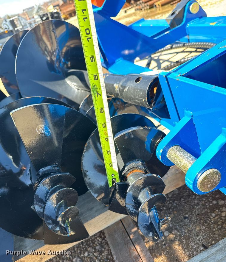 image for item EM3667 GIYI skid steer auger