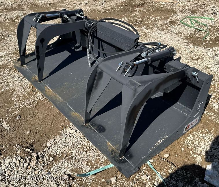 image for item EM3671 JCT skid steer grapple bucket