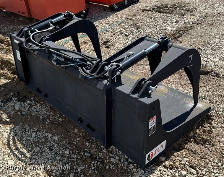 image for item EM3671 JCT skid steer grapple bucket