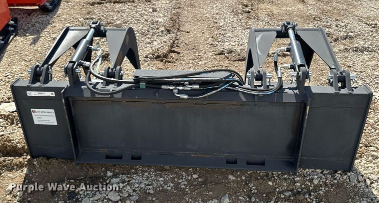 image for item EM3671 JCT skid steer grapple bucket