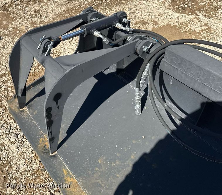 image for item EM3671 JCT skid steer grapple bucket