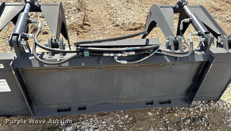 image for item EM3671 JCT skid steer grapple bucket