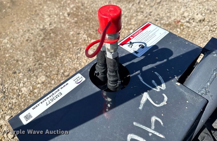 image for item EM3677 2024 Landhonor RTH-13-2000G skid steer rotating grapple