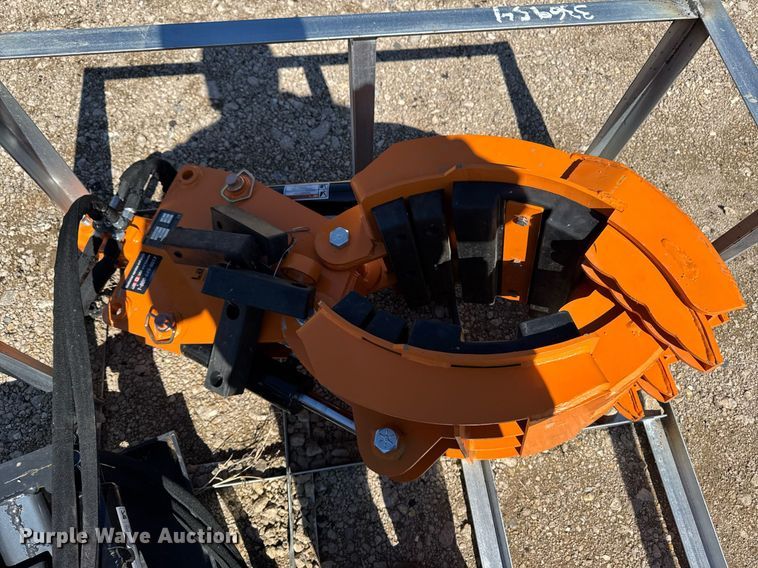 image for item EM3677 2024 Landhonor RTH-13-2000G skid steer rotating grapple