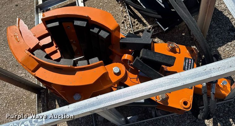 image for item EM3677 2024 Landhonor RTH-13-2000G skid steer rotating grapple