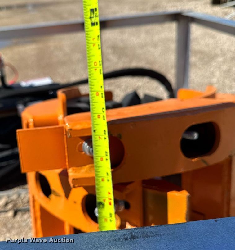 image for item EM3677 2024 Landhonor RTH-13-2000G skid steer rotating grapple