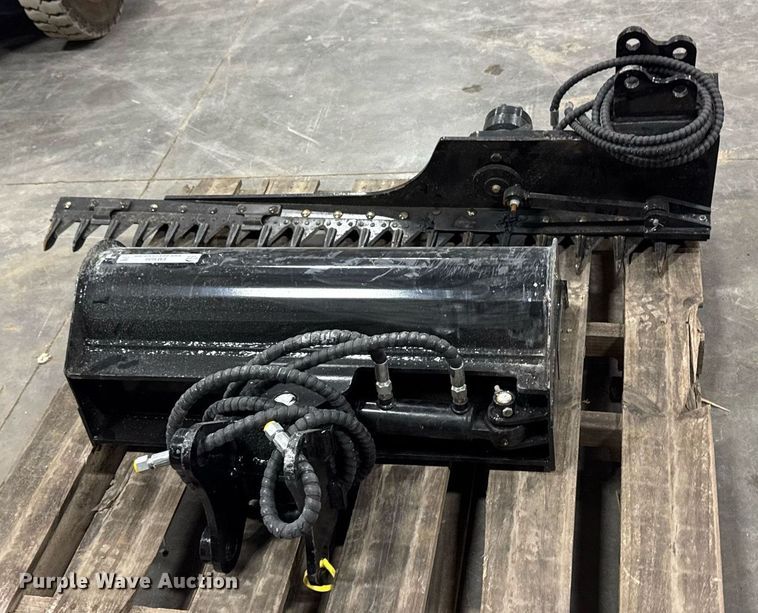 image for item EM3686 Excavator attachments