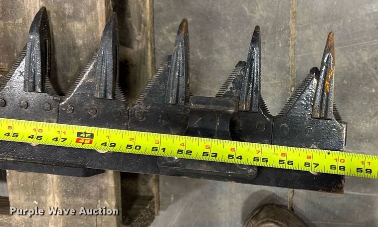 image for item EM3686 Excavator attachments