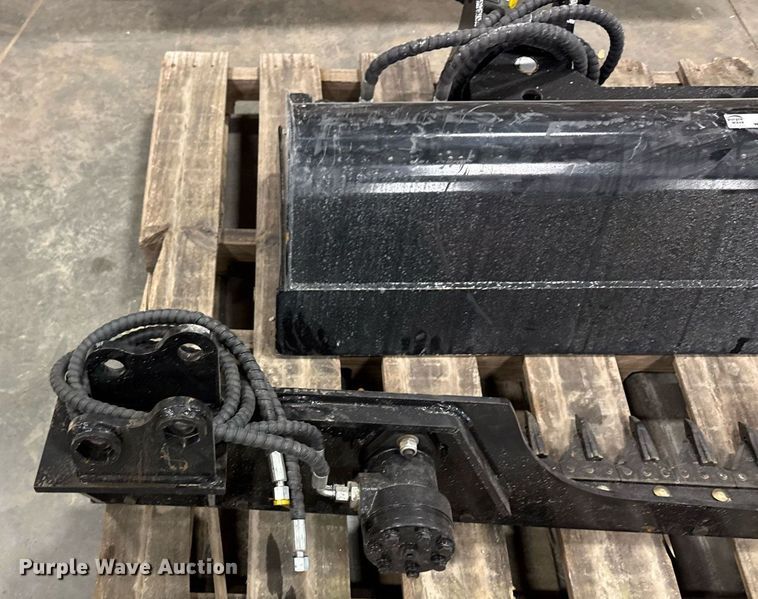 image for item EM3686 Excavator attachments