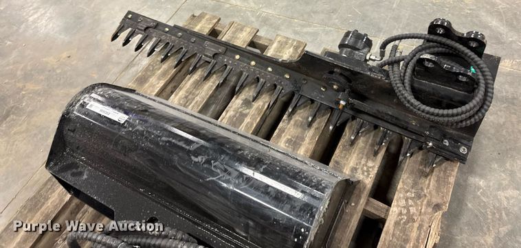 image for item EM3686 Excavator attachments