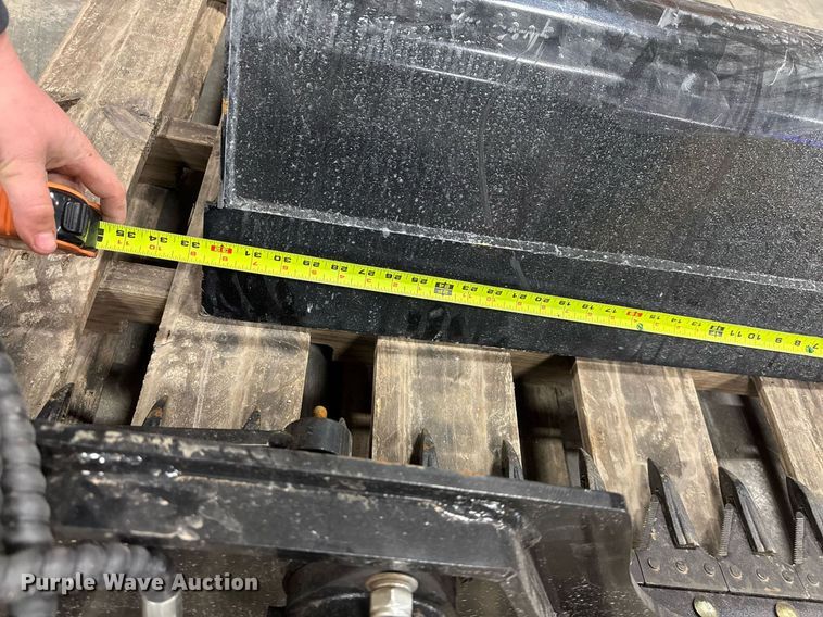 image for item EM3686 Excavator attachments