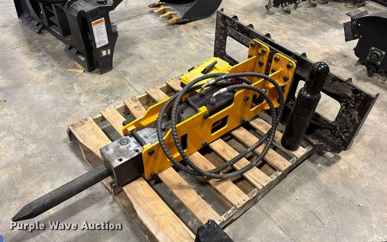 image for item EM3691 2025 GIYI 680 skid steer breaker