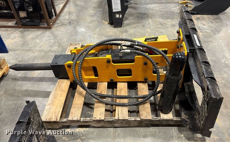 image for item EM3691 2025 GIYI 680 skid steer breaker