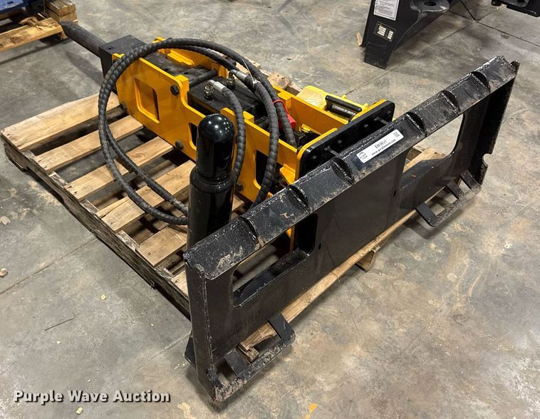 image for item EM3691 2025 GIYI 680 skid steer breaker