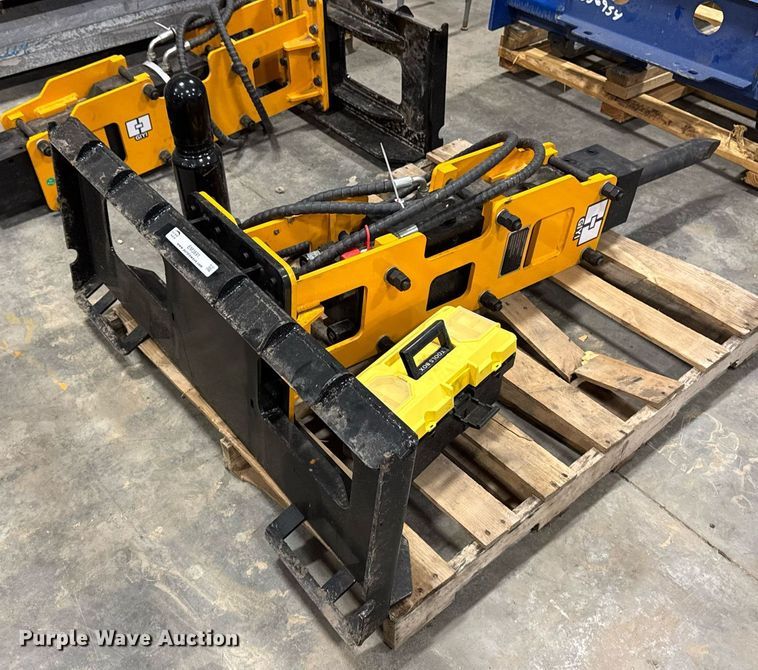 image for item EM3691 2025 GIYI 680 skid steer breaker