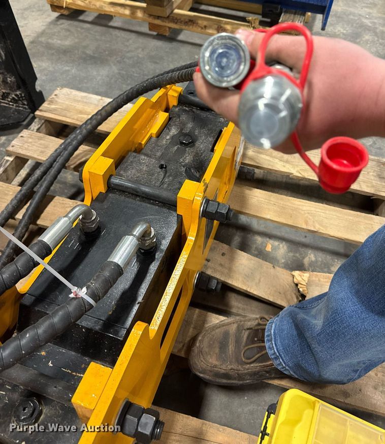 image for item EM3691 2025 GIYI 680 skid steer breaker