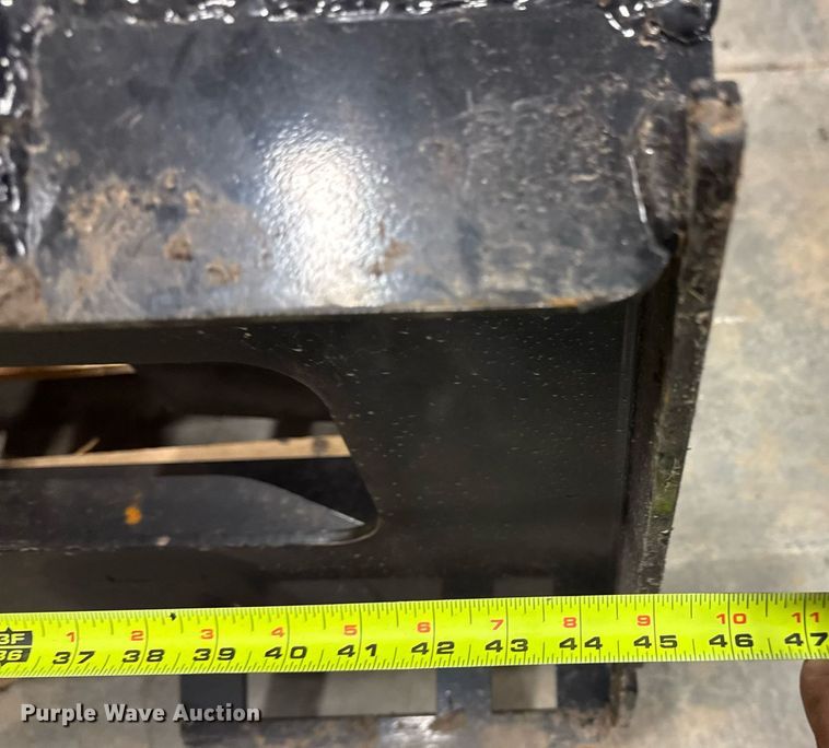 image for item EM3691 2025 GIYI 680 skid steer breaker