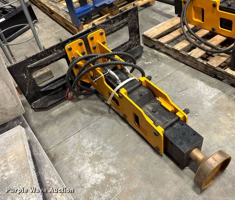 image for item EM3692 2024 GIYI 680 Skid steer post driver