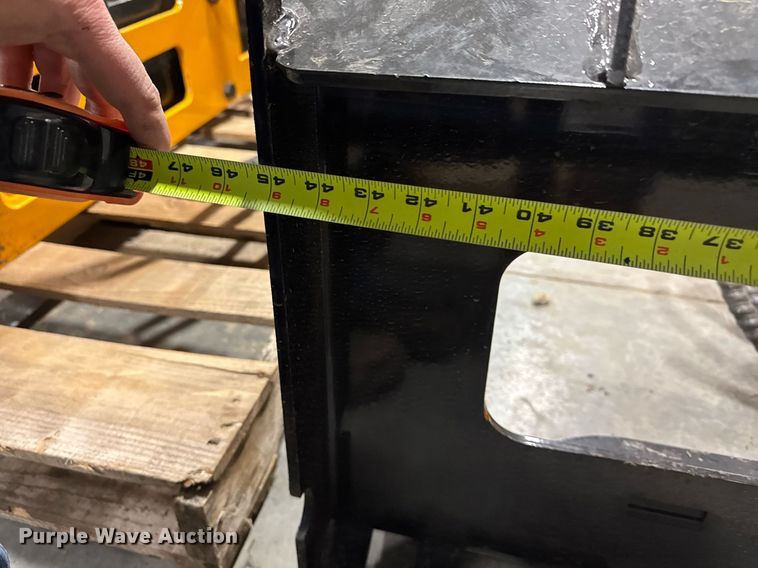 image for item EM3692 2024 GIYI 680 Skid steer post driver