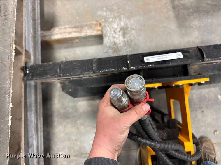 image for item EM3692 2024 GIYI 680 Skid steer post driver