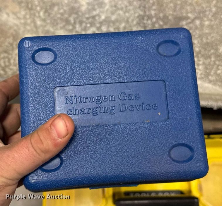 image for item EM3692 2024 GIYI 680 Skid steer post driver