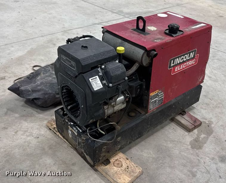 image for item EM3707 Lincoln Electric Ranger 10,000 plus welder/generator