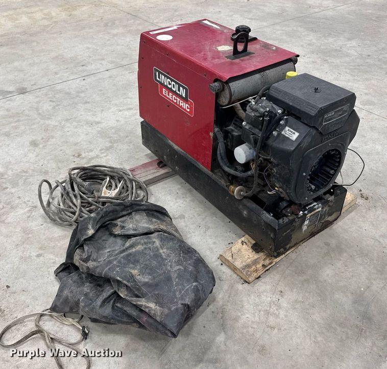 image for item EM3707 Lincoln Electric Ranger 10,000 plus welder/generator