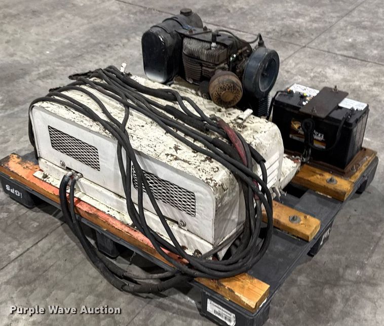 image for item EM3728 Jump starter