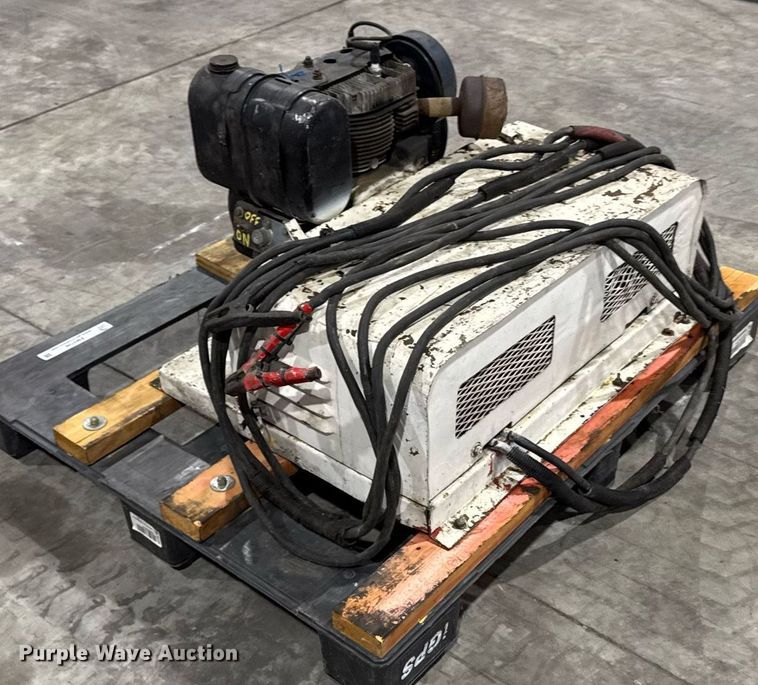 image for item EM3728 Jump starter