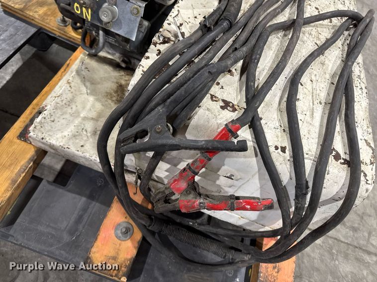 image for item EM3728 Jump starter