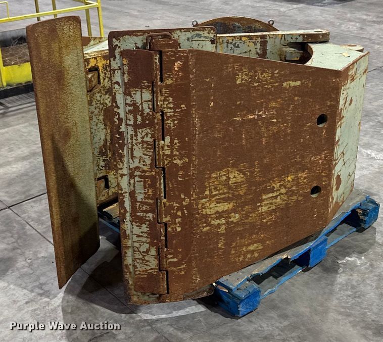 image for item EM3730 Long Ranch MFG WPR572B fork lift grapple