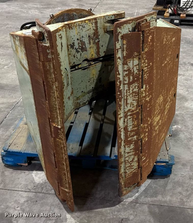 image for item EM3730 Long Ranch MFG WPR572B fork lift grapple