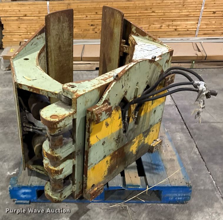 image for item EM3730 Long Ranch MFG WPR572B fork lift grapple