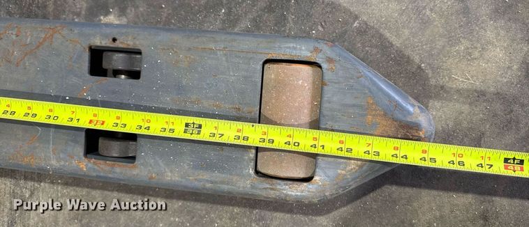 image for item EM3738 Toyota 8HBW23 pallet jack