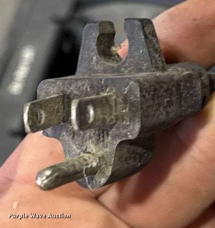 image for item EM3738 Toyota 8HBW23 pallet jack