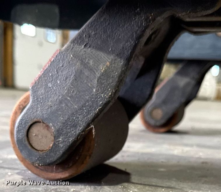 image for item EM3738 Toyota 8HBW23 pallet jack