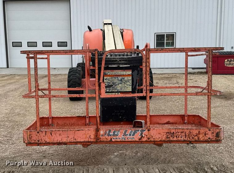 image for item EM3742 1998 JLG 600S boom lift