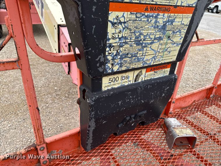 image for item EM3742 1998 JLG 600S boom lift
